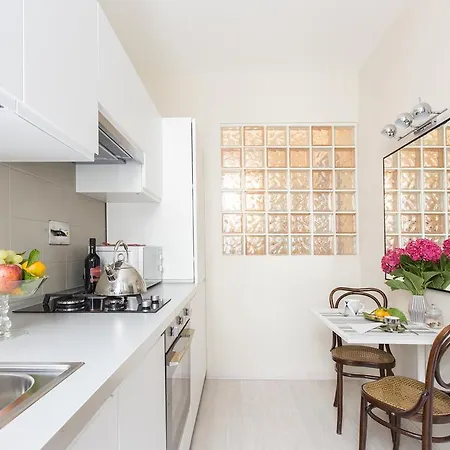 Apartment Dandy Rom